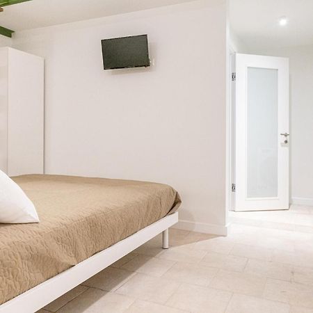 Casa Ape Regina - Puglia Mia Apartments Монополи Экстерьер фото